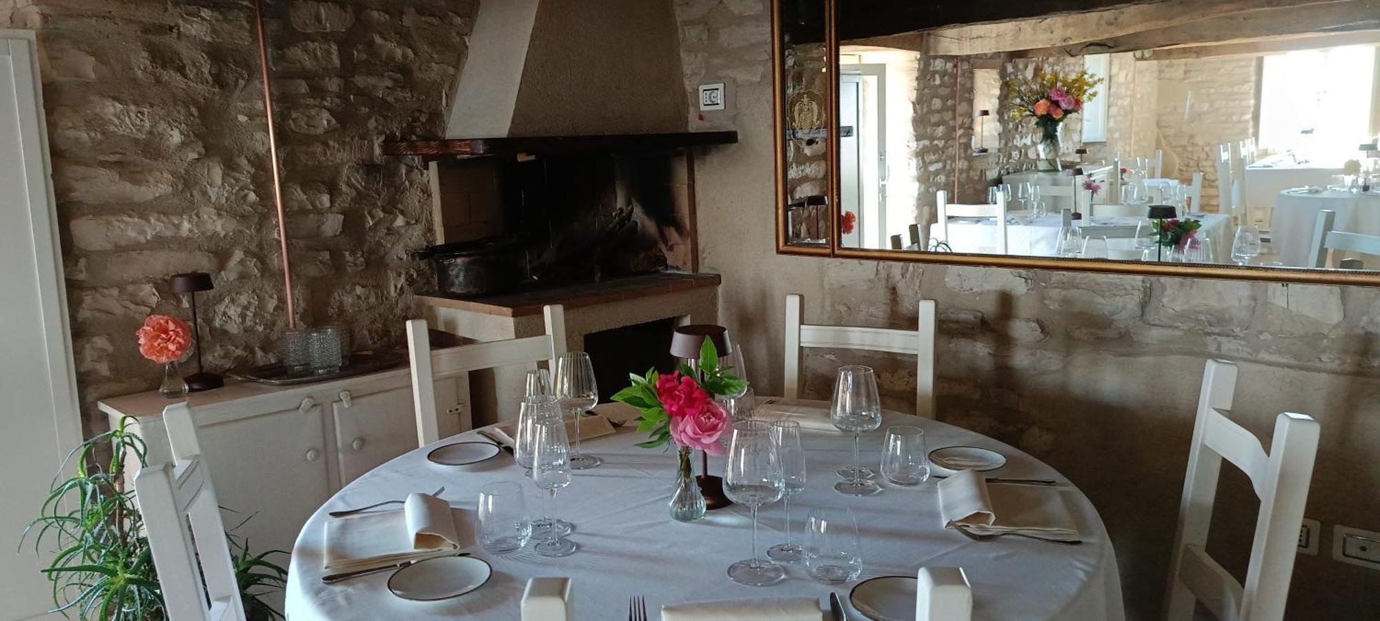 Locanda La Rocca Residenza D'Epoca Fossombrone Bagian luar foto